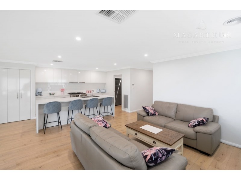 29 Gasnier Loop, Boorooma NSW 2650