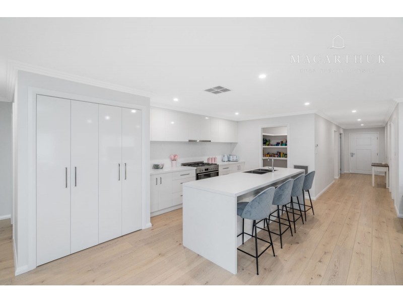 29 Gasnier Loop, Boorooma NSW 2650