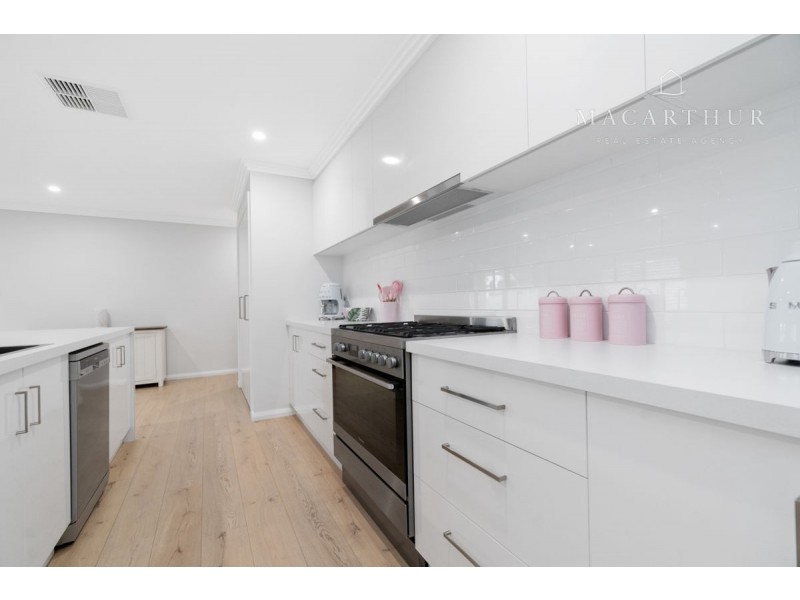 29 Gasnier Loop, Boorooma NSW 2650