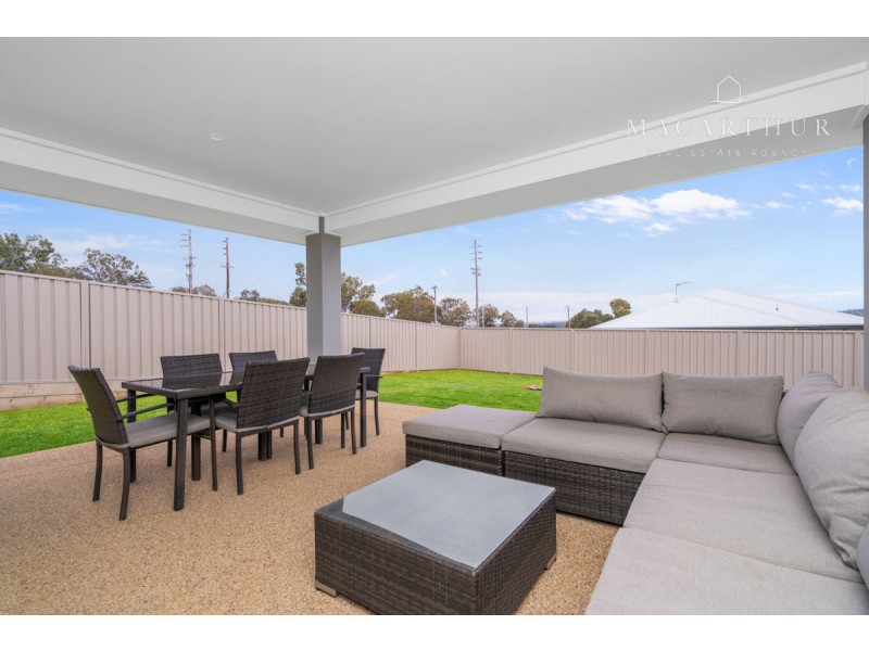 29 Gasnier Loop, Boorooma NSW 2650