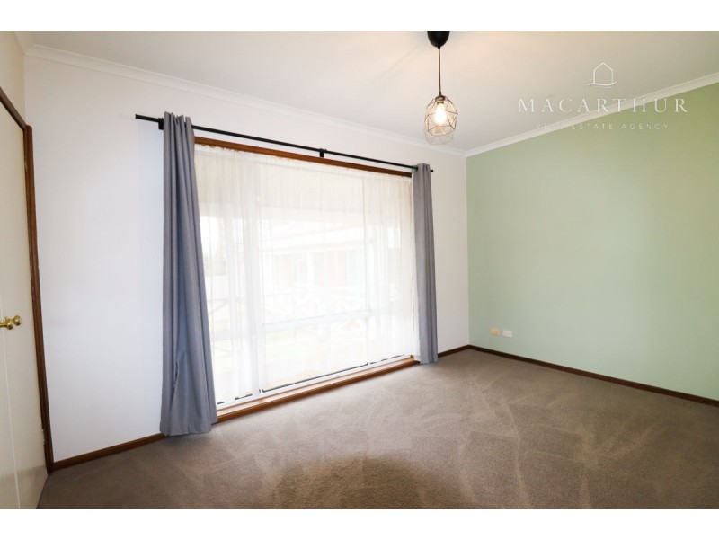 1/14 Canola Place, Estella NSW 2650