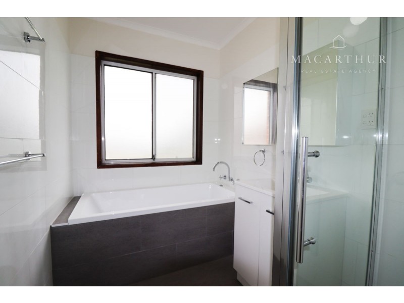 1/14 Canola Place, Estella NSW 2650