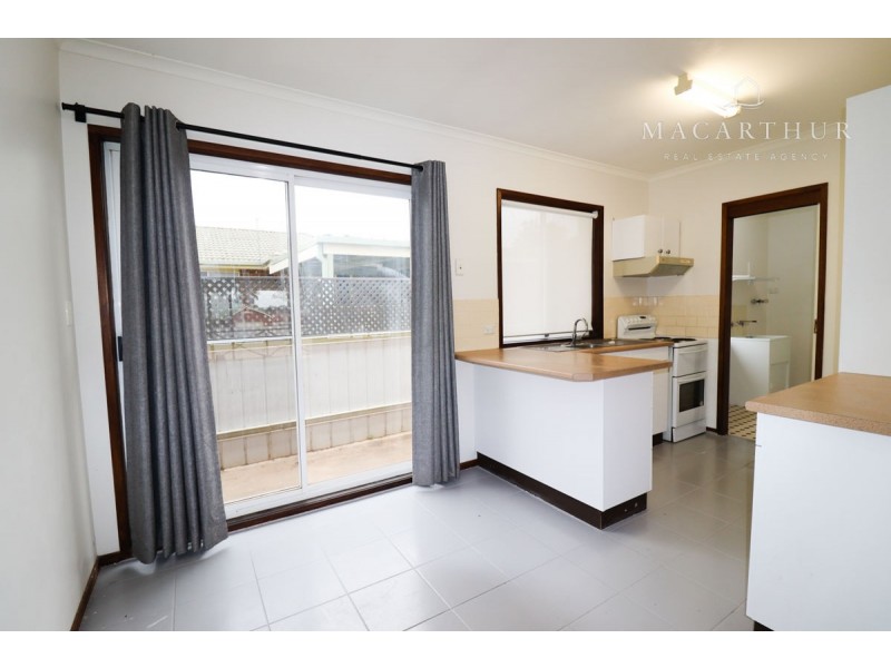 1/14 Canola Place, Estella NSW 2650