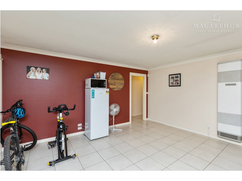 1 Barrima Drive, Glenfield Park NSW 2650
