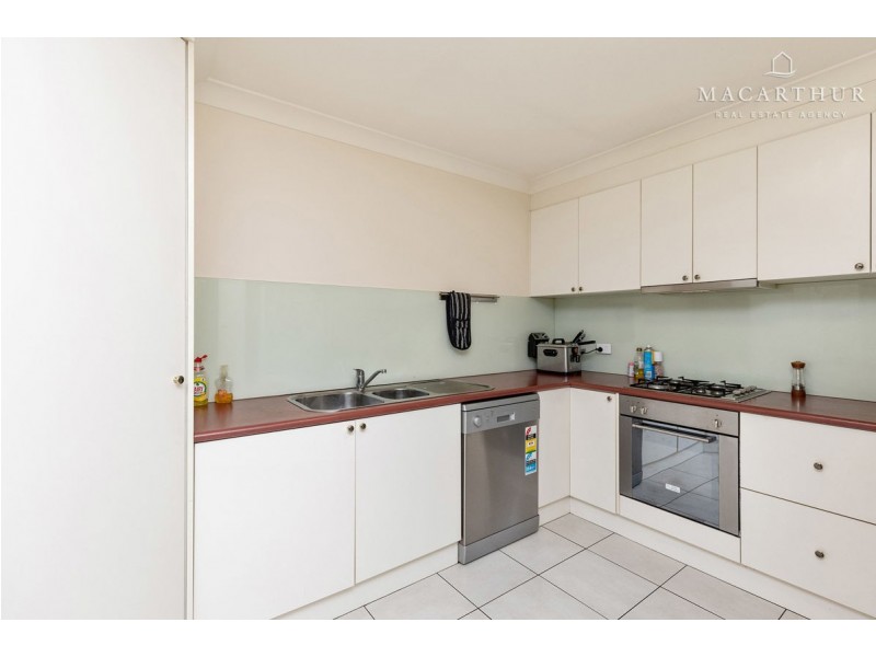 1 Barrima Drive, Glenfield Park NSW 2650