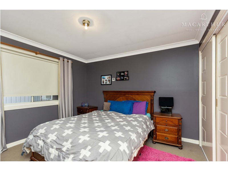 1 Barrima Drive, Glenfield Park NSW 2650
