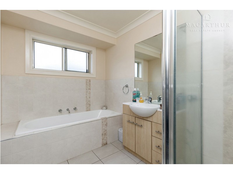 1 Barrima Drive, Glenfield Park NSW 2650