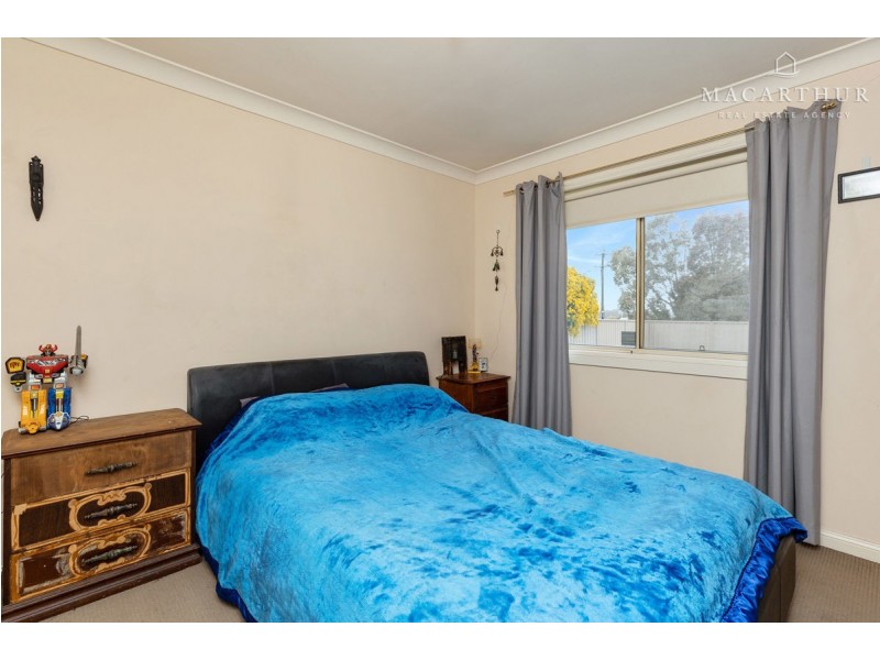 1 Barrima Drive, Glenfield Park NSW 2650