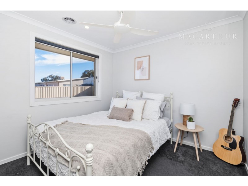 4 Paradise Drive, Gobbagombalin NSW 2650