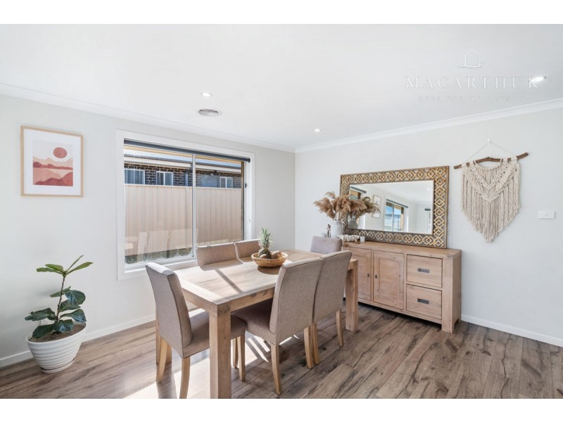 4 Paradise Drive, Gobbagombalin NSW 2650