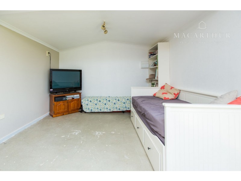 18 Canola Place, Estella NSW 2650