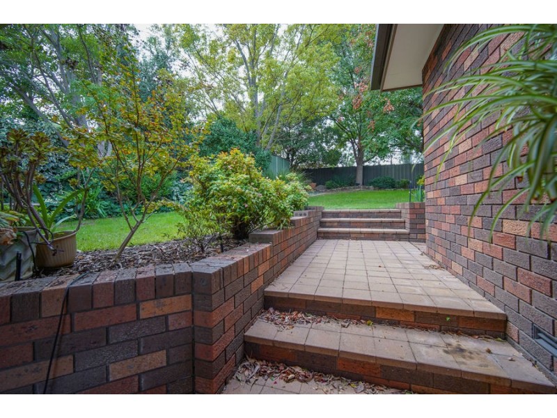 79 Simkin Crescent, Kooringal NSW 2650