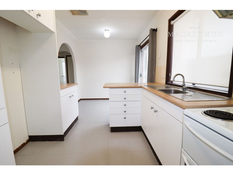 1/14 Canola Place, Estella NSW 2650