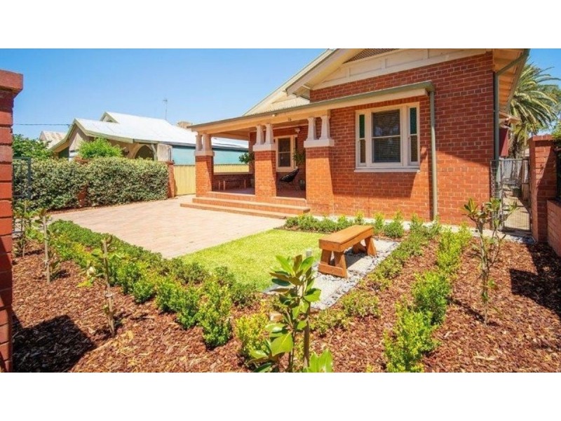 16 Lindsay Street, Turvey Park NSW 2650