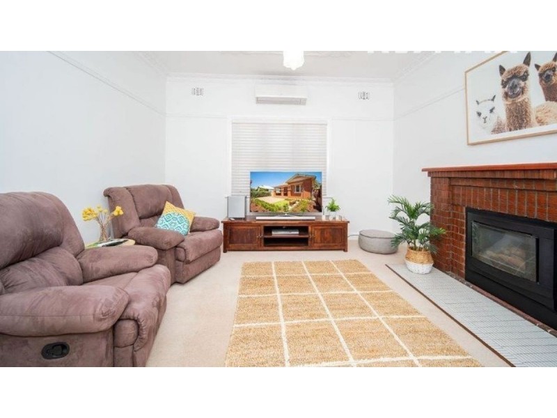 16 Lindsay Street, Turvey Park NSW 2650