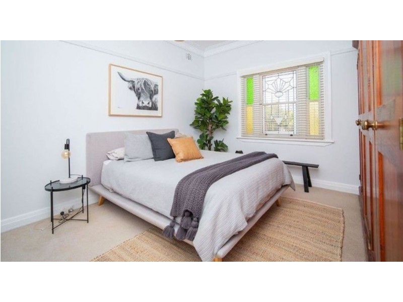 16 Lindsay Street, Turvey Park NSW 2650