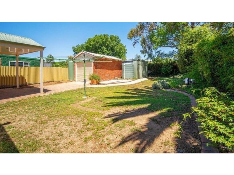 16 Lindsay Street, Turvey Park NSW 2650