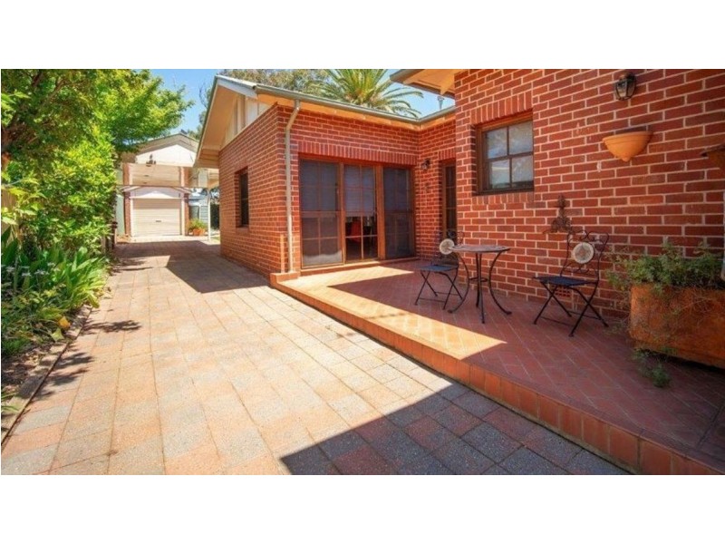 16 Lindsay Street, Turvey Park NSW 2650