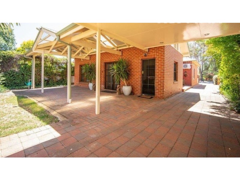 16 Lindsay Street, Turvey Park NSW 2650