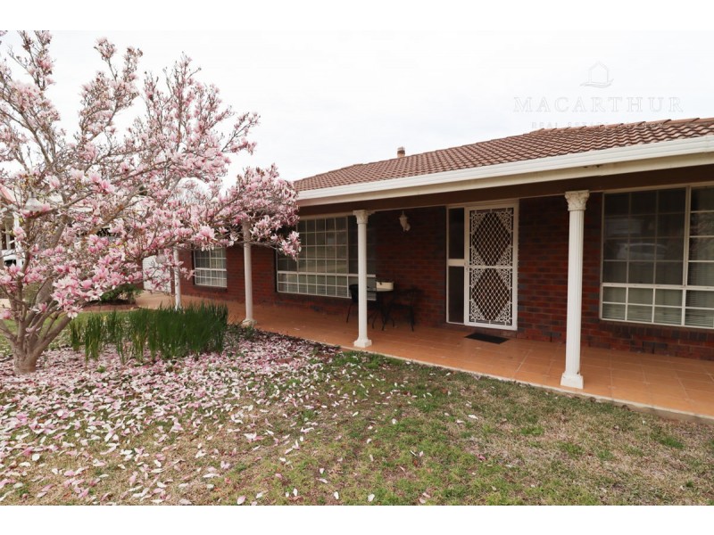 2 Egret Place, Estella NSW 2650