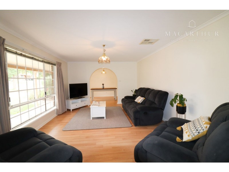 2 Egret Place, Estella NSW 2650