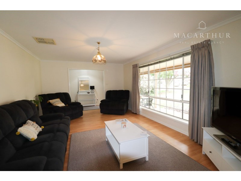 2 Egret Place, Estella NSW 2650