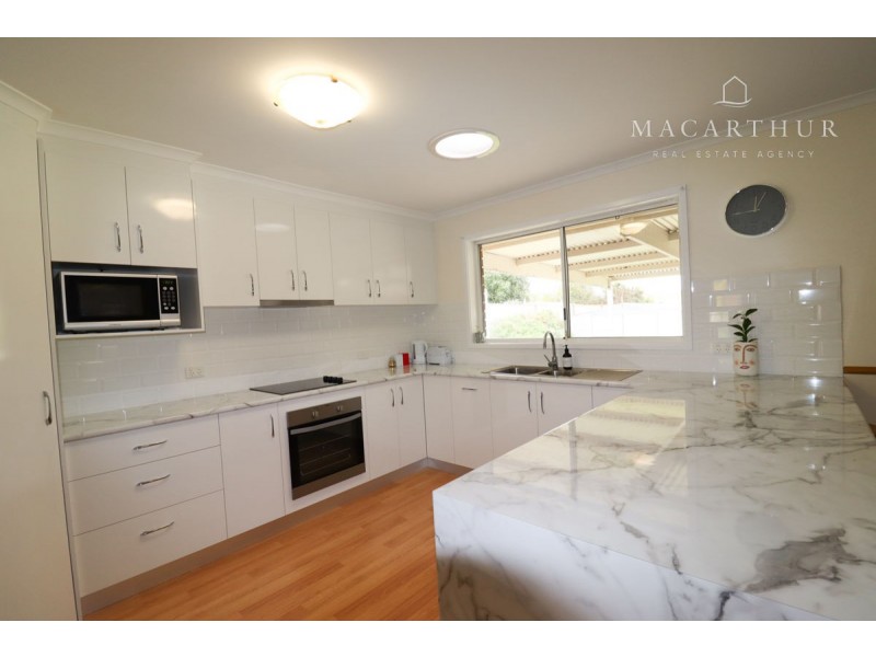 2 Egret Place, Estella NSW 2650