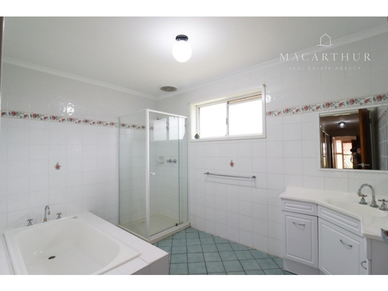 2 Egret Place, Estella NSW 2650