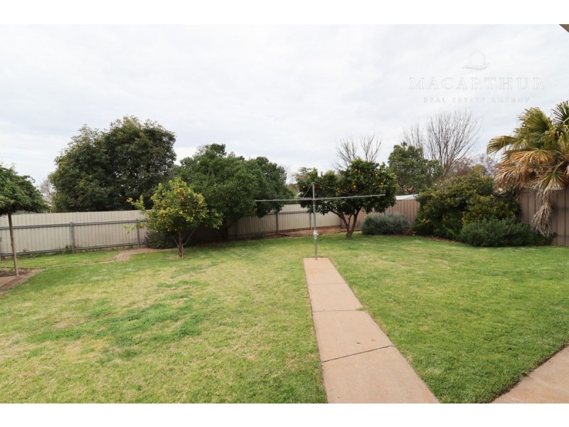 2 Egret Place, Estella NSW 2650