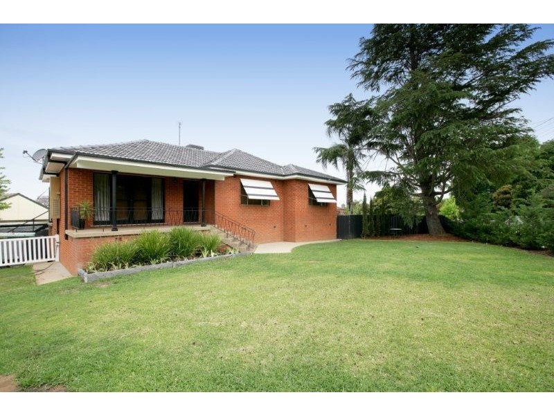 13 Plumpton Rd, Wagga Wagga NSW 2650