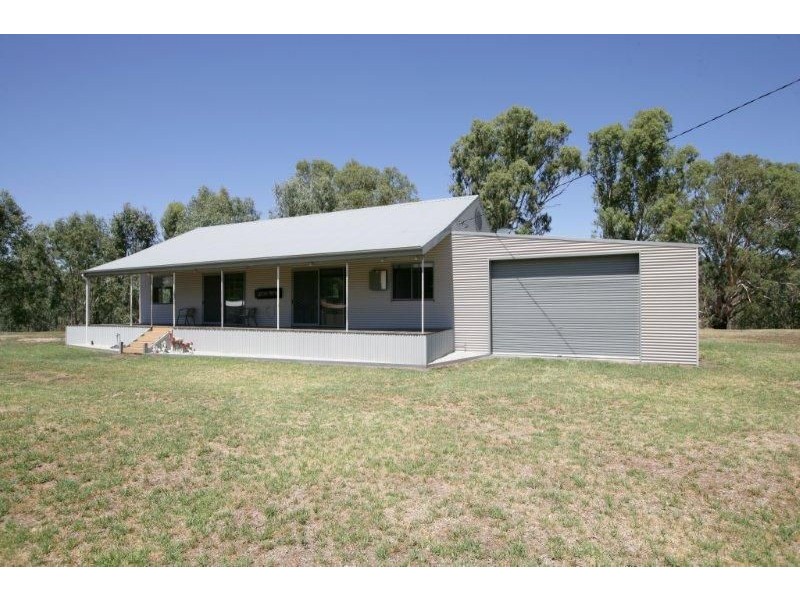 1 Short St, Oura NSW 2650