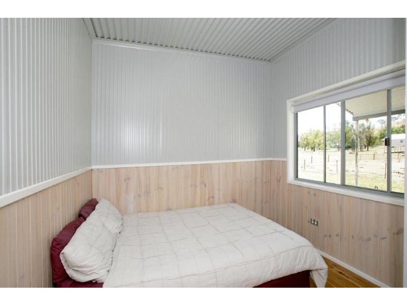 1 Short St, Oura NSW 2650