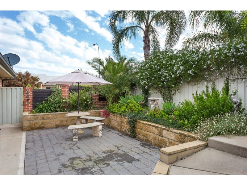 2 Fletcher Place, Kooringal NSW 2650