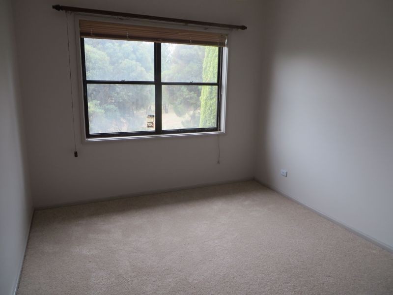 1 Amsterdam Crescent, Tolland NSW 2650