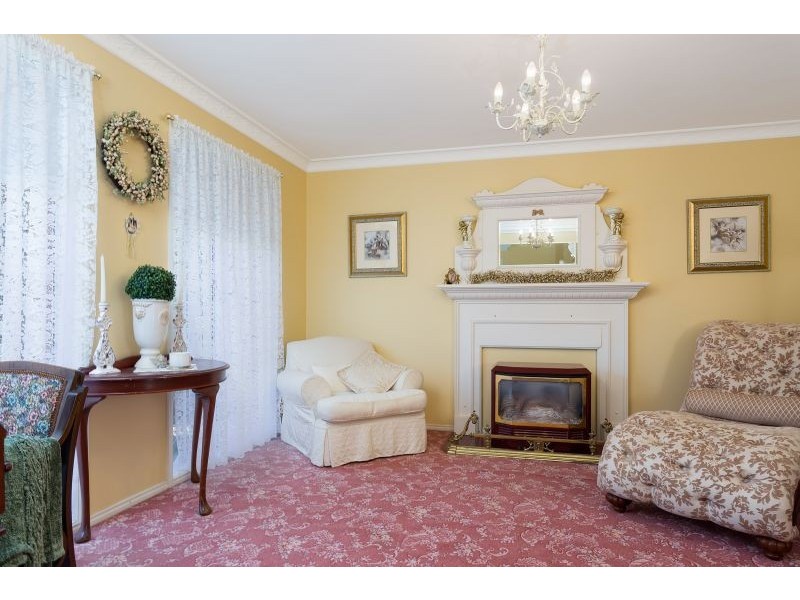 7 Keane Place, Kooringal NSW 2650