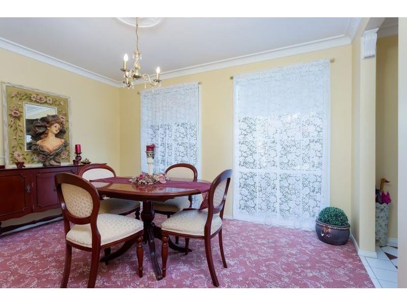 7 Keane Place, Kooringal NSW 2650