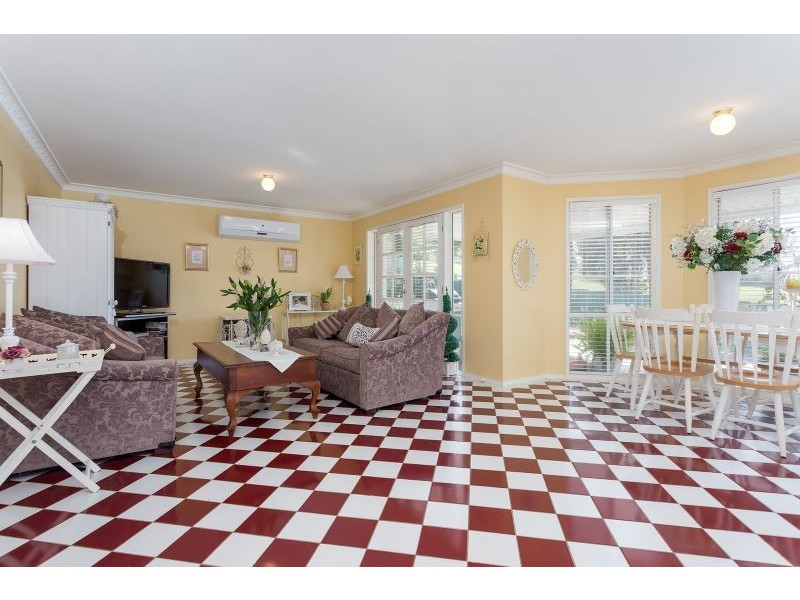 7 Keane Place, Kooringal NSW 2650