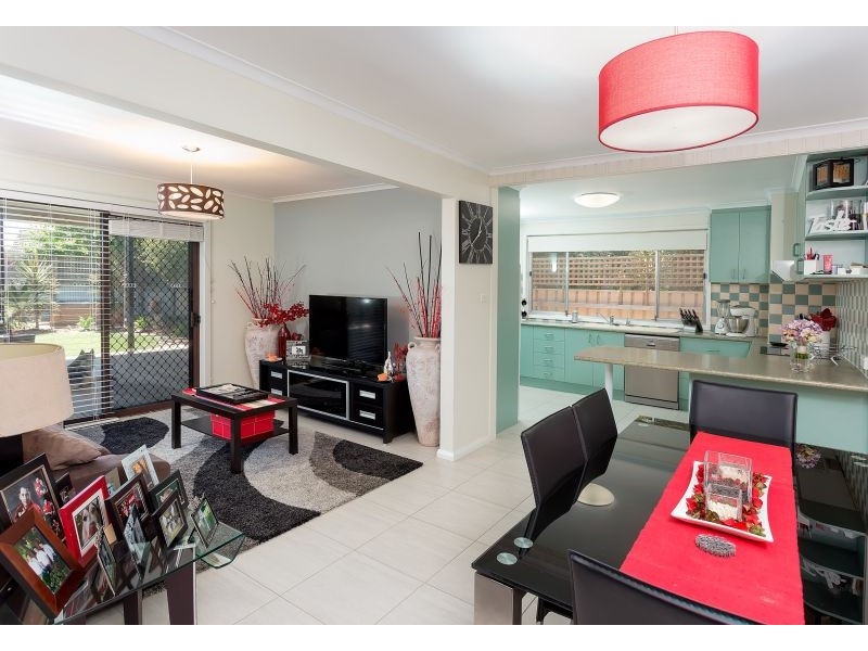 13 Ries Crescent, Tolland NSW 2650