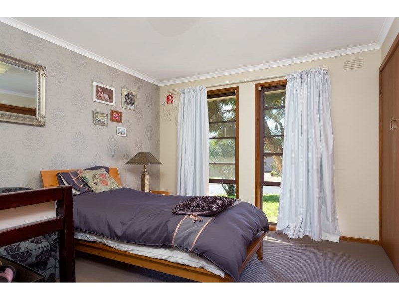 2 Truman Avenue, Tolland NSW 2650