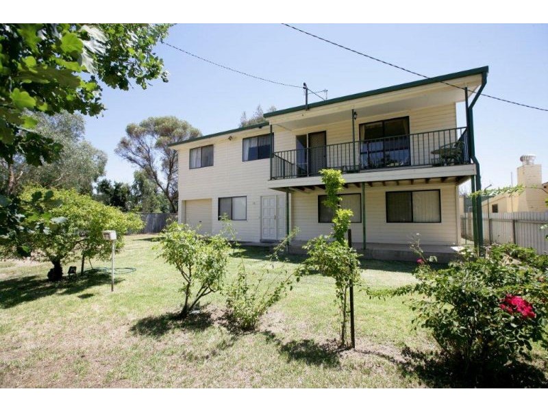 94 Hampden Avenue, North Wagga Wagga NSW 2650