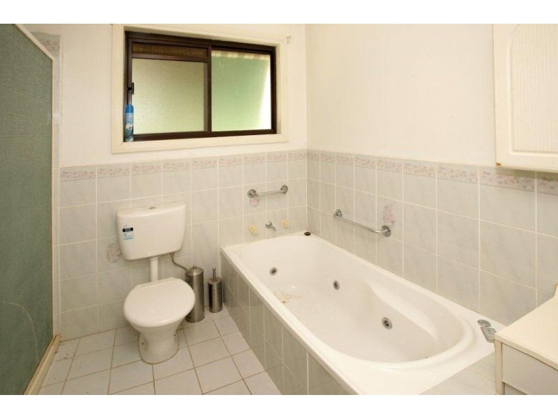 94 Hampden Avenue, North Wagga Wagga NSW 2650