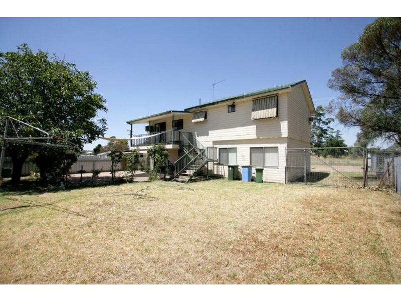 94 Hampden Avenue, North Wagga Wagga NSW 2650