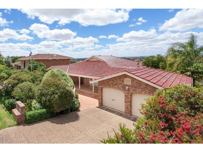 19 Amaroo Street, Kooringal NSW 2650