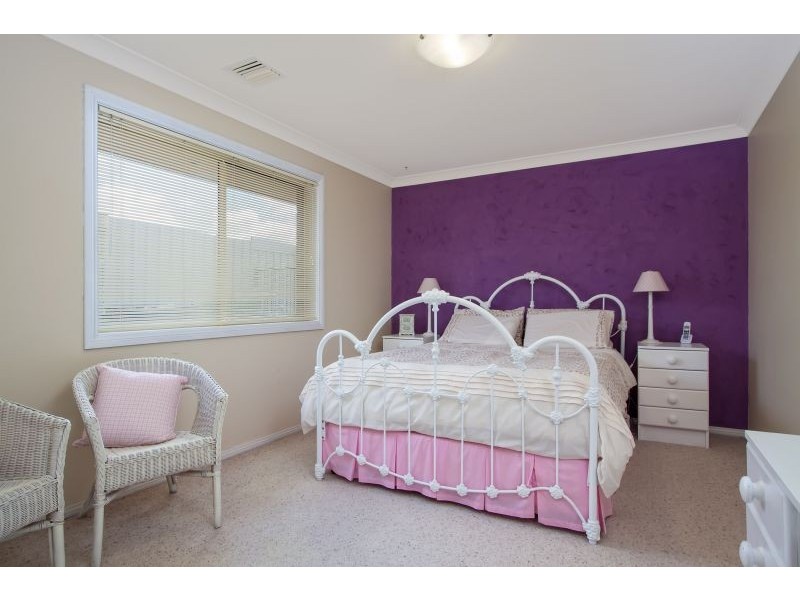 16 Madin Place, Estella NSW 2650