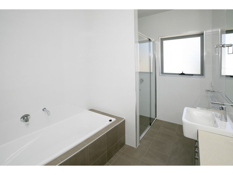 2/70 Travers Street, Wagga Wagga NSW 2650