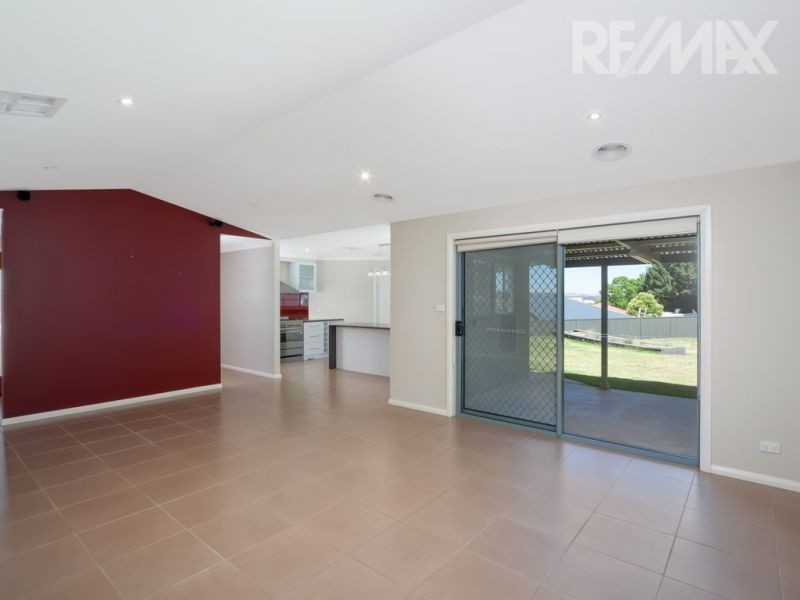 54 Kansas Drive, Tolland Heights, Wagga Wagga NSW 2650