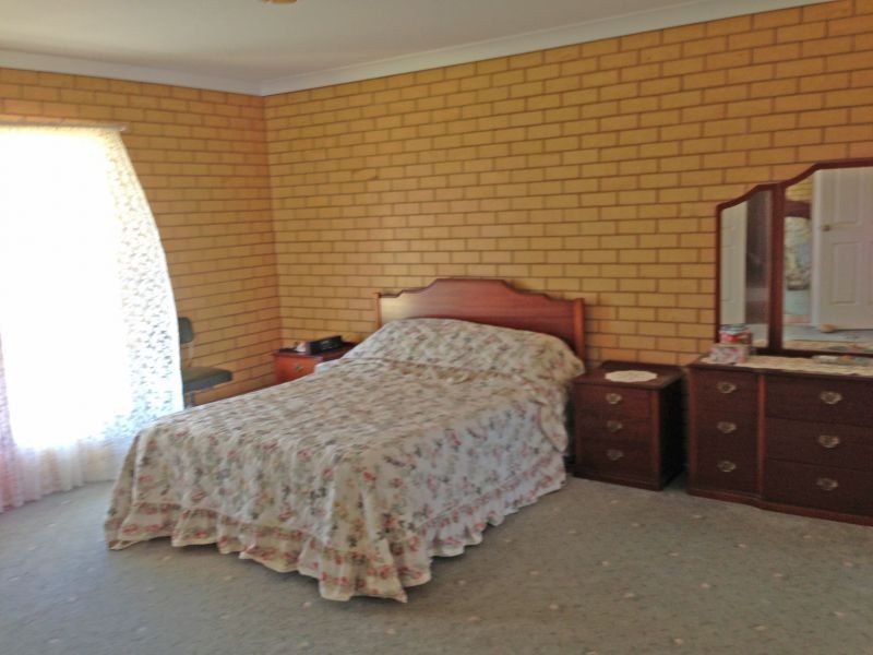 44 Cowabbie Street, Coolamon NSW 2701