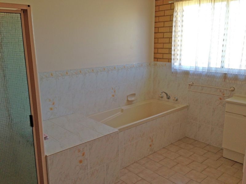 44 Cowabbie Street, Coolamon NSW 2701