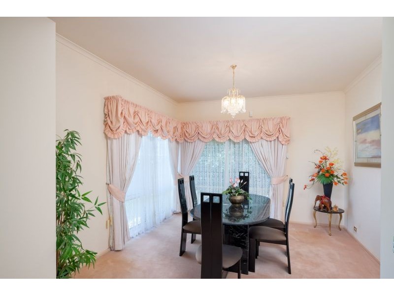 4 Gibbes Close, Kooringal Heights, Wagga Wagga NSW 2650