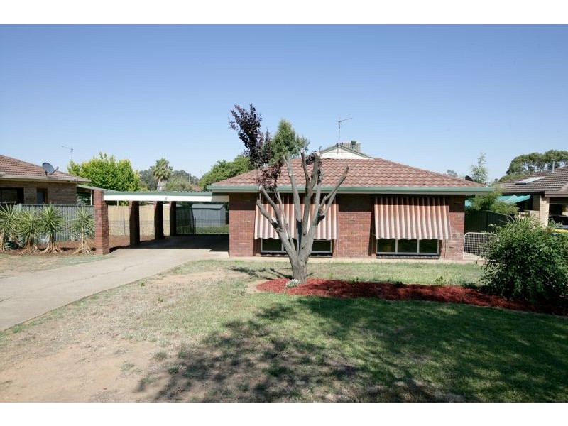 6 Quail Street, Mount Austin NSW 2650